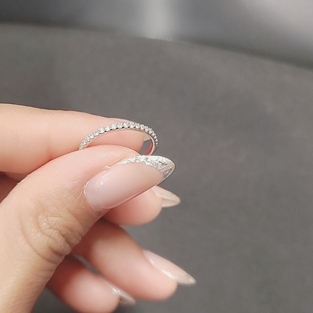 【STAR JEWELRY(スタージュエリー)の口コミ】 プラチナ☓細かいミル打ち☓細かいダイヤモンドで
キラキラしてかわいいです…