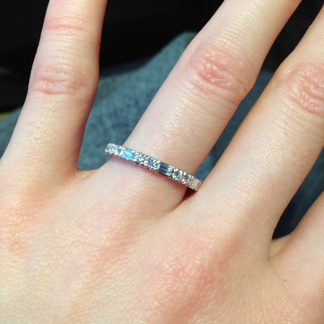 【エクセルコダイヤモンド(EXELCO DIAMOND)の口コミ】 人とは違ったエメラルドカットのダイヤのデザインを探していたので、イメ…