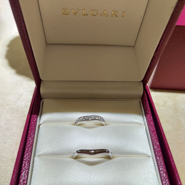 【ブルガリ(BVLGARI)の口コミ】 BVLGARIには全く違う指輪を目当てに行ったのですが、夫に勧められて試着し…