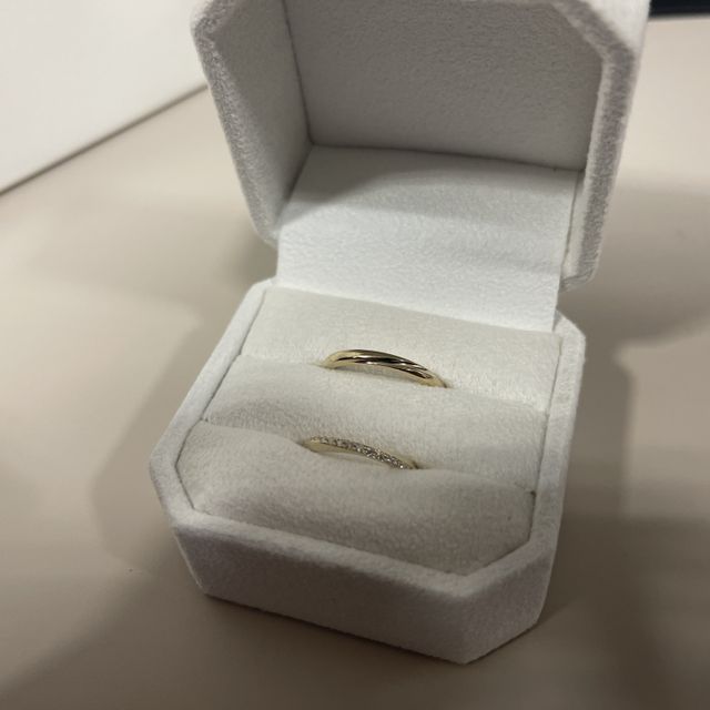 【MAGNOLIA WHITE JEWELRY(マグノリアホワイトジュエリー)の口コミ】 結婚式を挙げる際の衣裳合わせで伺った店舗で指輪を試着させていただき、…