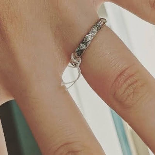 【シャネル(CHANEL)の口コミ】 シャネルのデザインはどれも女性らしさがあって素敵でした。また店員さん…