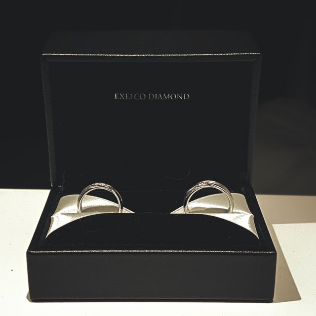 【エクセルコダイヤモンド(EXELCO DIAMOND)の口コミ】 デザイン、価格帯で決めました
ダイヤモンドのカットの形が素敵で光に当た…