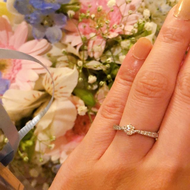 【ラザール ダイヤモンド(LAZARE DIAMOND)の口コミ】 キラキラしたもの、特別感のあるものがよく
試着した際にとても心がときめ…