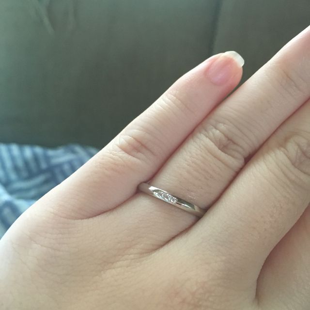 【ラザール ダイヤモンド(LAZARE DIAMOND)の口コミ】 まずはダイヤモンドが入ったデザインであること、次に主人が現場仕事であ…