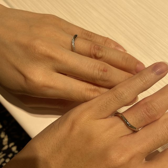 【TRECENTI(トレセンテ)の口コミ】 V型の指輪を探していましたが、V型でも様々な魅力的なデザインがあり、好…