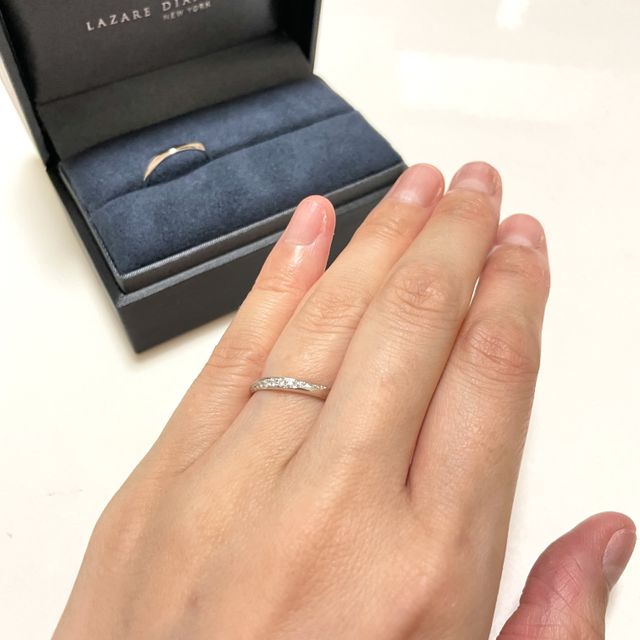 【ラザール ダイヤモンド(LAZARE DIAMOND)の口コミ】 結婚指輪もダイヤが付いているものを探していました。婚約指輪がウェーブ…