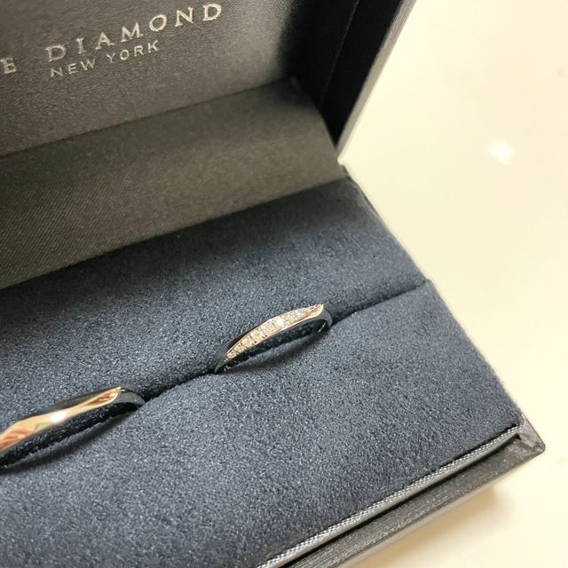 【ラザール ダイヤモンド(LAZARE DIAMOND)の口コミ】 結婚指輪もダイヤが付いているものを探していました。婚約指輪がウェーブ…