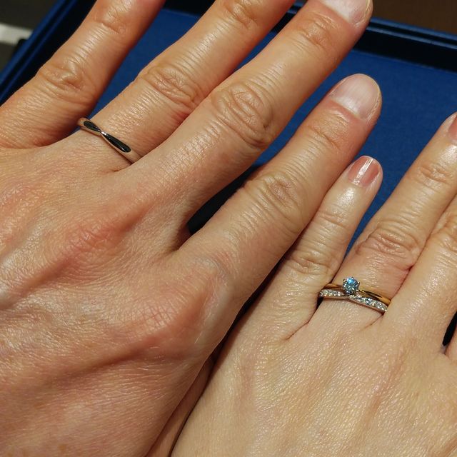 【銀座ダイヤモンドシライシの口コミ】 ディアナディーのセットリングを考えていましたが、婚約指輪をゴールドに…