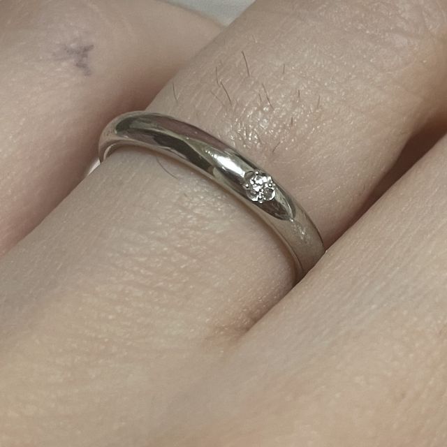 【銀座ダイヤモンドシライシの口コミ】 価格とシンプルさです。婚約指輪と違い毎日つけているものなので汚れや傷…