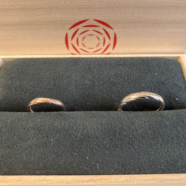 【出雲結(いずもゆい)の口コミ】 2人で時々神社に行ったりするので、神社のしめ縄のようなデザインと指輪の…