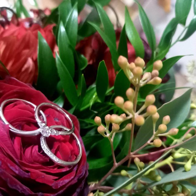 【4℃ BRIDAL(ヨンドシーブライダル)の口コミ】 結婚・婚約指輪の３つを同時に購入しました。大体１００万円位が限度かな…