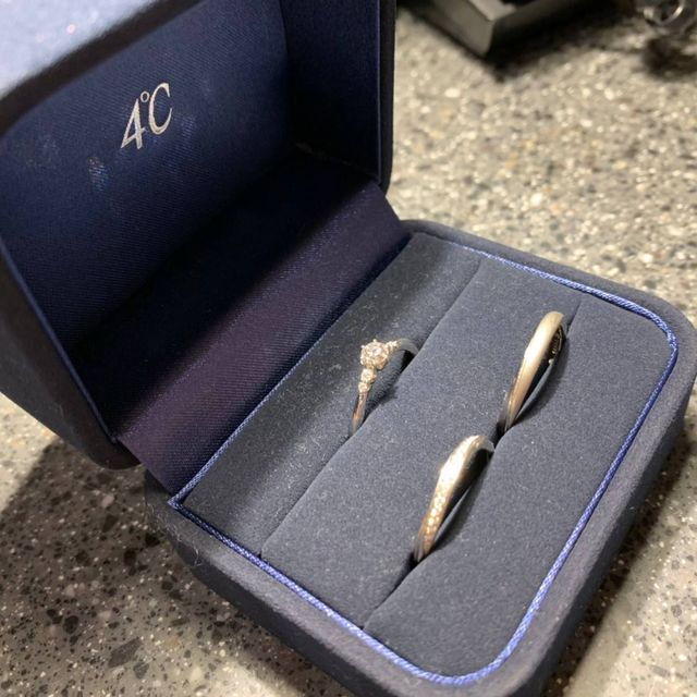 【4℃ BRIDAL(ヨンドシーブライダル)の口コミ】 結婚・婚約指輪の３つを同時に購入しました。大体１００万円位が限度かな…