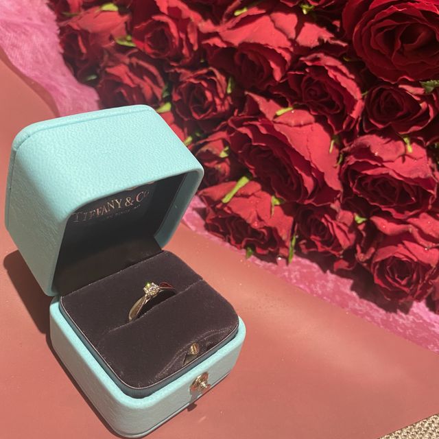 【ティファニー(Tiffany & Co.)の口コミ】 結婚を意識していく中で、Tiffanyの婚約指輪に憧れを抱いており、その中で…