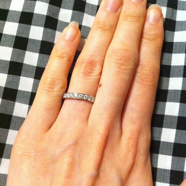 【4℃ BRIDAL(ヨンドシーブライダル)の口コミ】 指にはめた時に自分の心がワァ?っと、ときめくものであることが大前提で、…