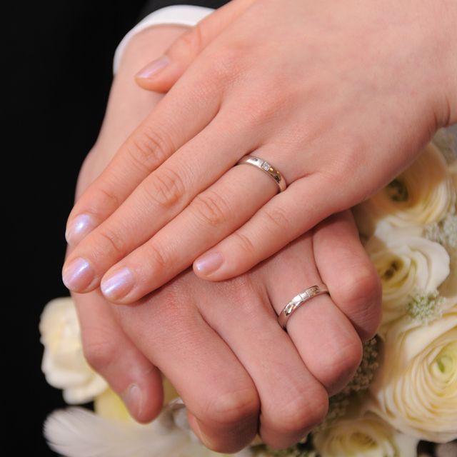 【TANZO.(鍛造指輪)の口コミ】 中央に一石のとてもシンプルなリングですが、サイズやリング幅などすべて…