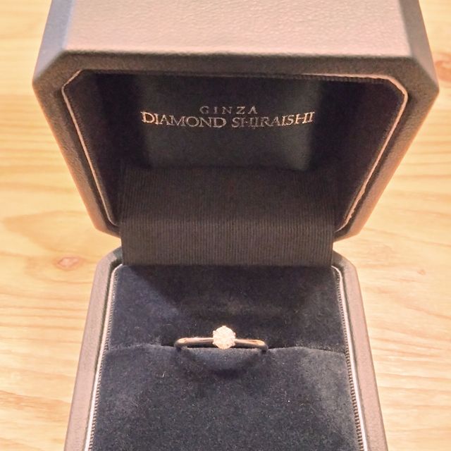 【銀座ダイヤモンドシライシの口コミ】 指輪の着け心地とダイヤモンドの質、アフターサービスが決めてです。ダイ…