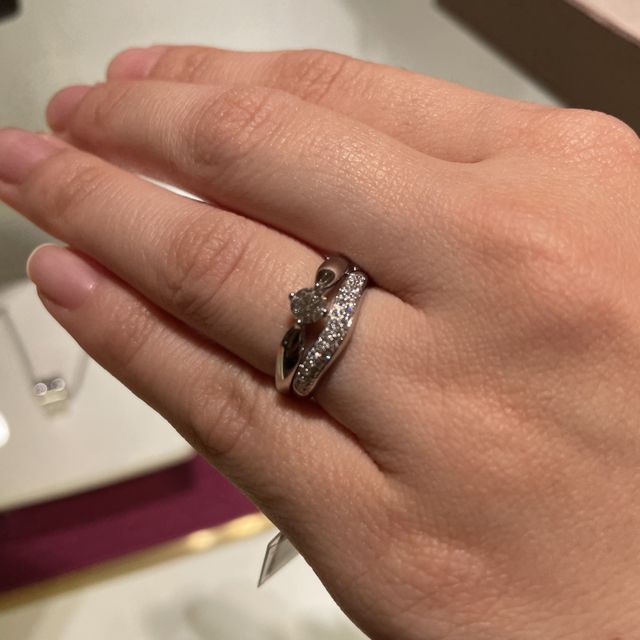 【ブルガリ(BVLGARI)の口コミ】 ブルガリらしいエレガントなデザインと上品な輝きで大人の女性にはお似合…