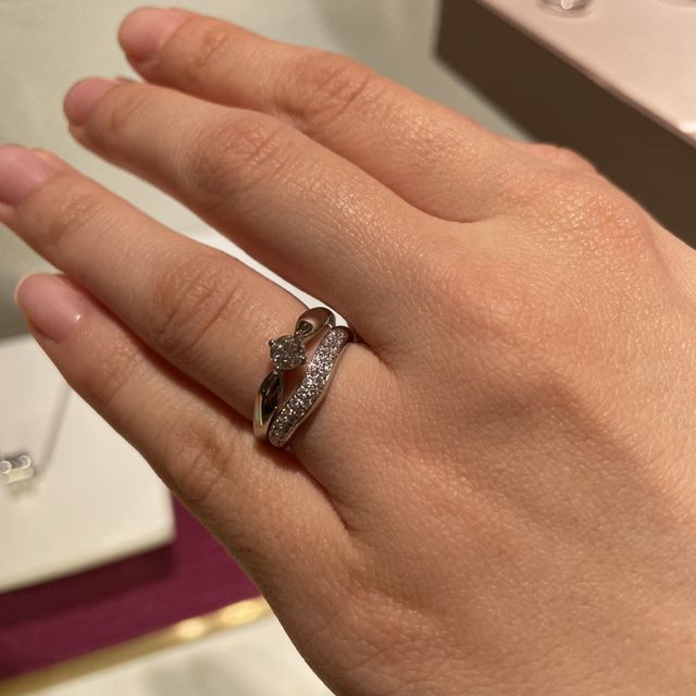 【ブルガリ(BVLGARI)の口コミ】 デザインがシンプルでつけ心地が良かったので選びました。シンプルではあ…