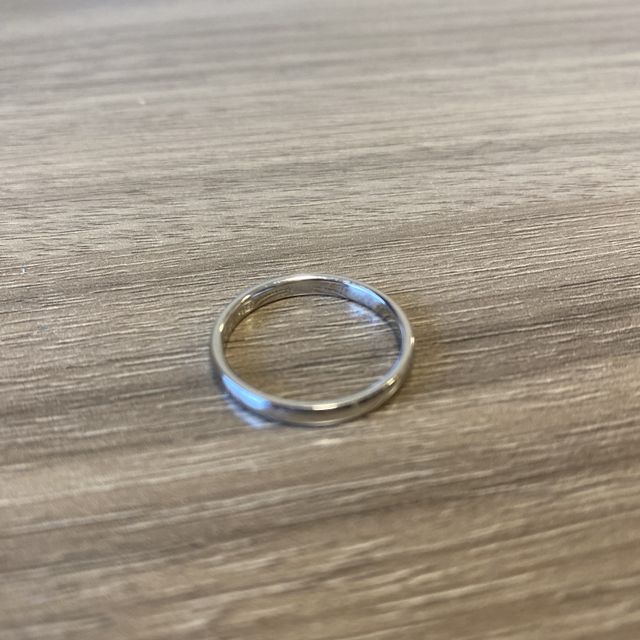 【アイプリモ(I-PRIMO)の口コミ】 素材はプラチナで、銀色なものに絞って検討しました。デザインは極力シン…