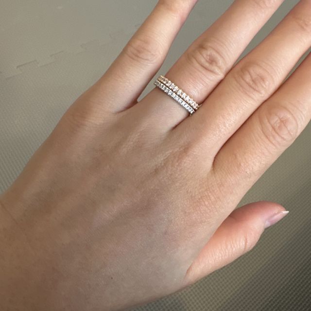 【4℃ BRIDAL(ヨンドシーブライダル)の口コミ】 指輪のデザインが良かったから。重ね付けを希望していたため、それを中心…