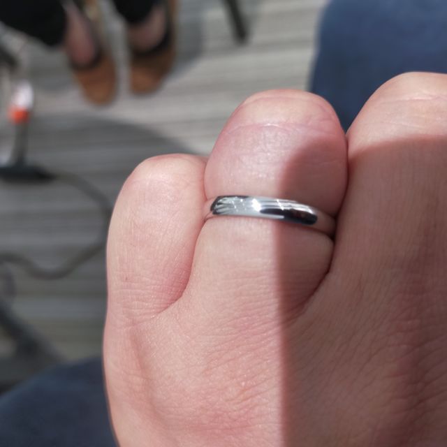 【PILOT BRIDAL(パイロットブライダル)の口コミ】 シンプルですがリングの太さ、デザイン性と男性も仕事中に使える指輪です…