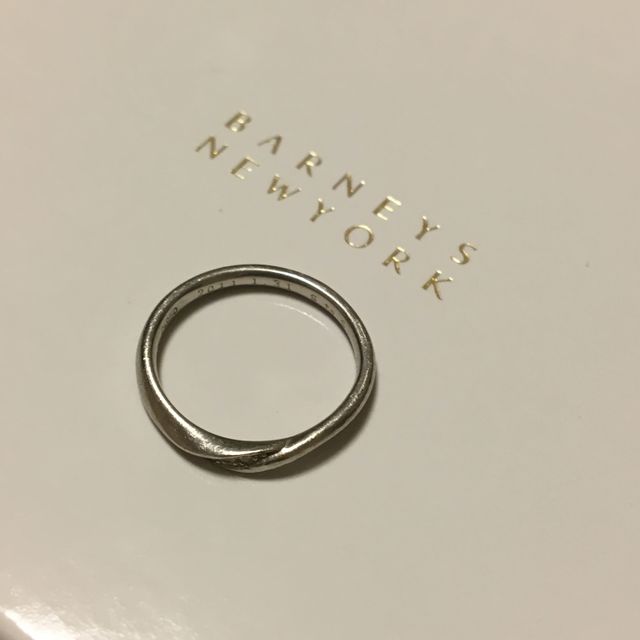 【ENUOVE(イノーヴェ)の口コミ】 やはりデザインそのものに、心奪われました！結婚指輪でダイヤがたくさん…