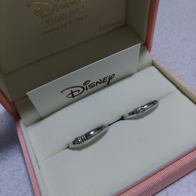 【ケイウノ ブライダル(K.UNO BRIDAL)の口コミ】 トイストーリーが大好きなのでこのデザインにしました。
見た目はシンプル…