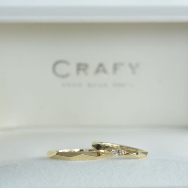 【CRAFY(クラフィ)の口コミ】 私と旦那さん2人の意見が一致して、ゴールドの指輪であまり値段も高すぎな…
