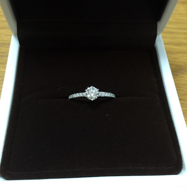 【アイプリモ(I-PRIMO)の口コミ】 ダイヤモンドだけ選んで、リングは後で好みのリングに変更可能という、プ…