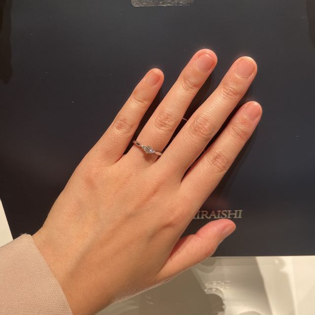 【銀座ダイヤモンドシライシの口コミ】 3店舗ほど、色々なお店を見て歩いたのですが、ダイヤモンドの輝きが1番綺…