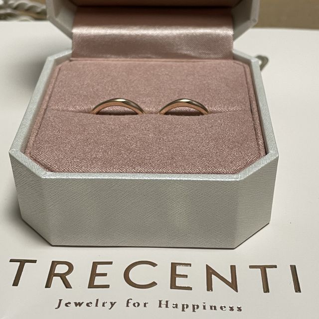 【TRECENTI(トレセンテ)の口コミ】 指輪はシンプルでありながらも、個性的な部分も出せるものを探していまし…