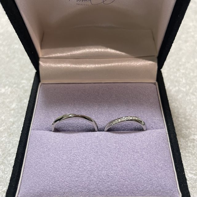 【VANillA(ヴァニラ)の口コミ】 もともとアクセサリーを2人ともしないので、シンプルであまり目立たないシ…