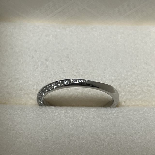 【Love Bond(ラブボンド)の口コミ】 女性用のリングは同じデザインが色々なところであったので迷いましたが、…