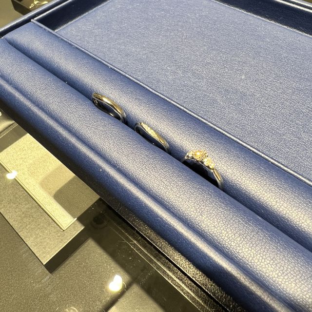 【銀座ダイヤモンドシライシの口コミ】 シンプルなもの、かつ少しはデザイン性のあるものを探していたところぴっ…