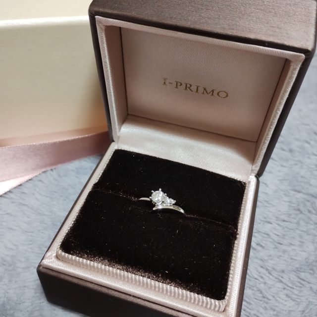 【アイプリモ(I-PRIMO)の口コミ】 指輪の名前が縁があるもので、デザインもシンプルめのV字のものを探してい…