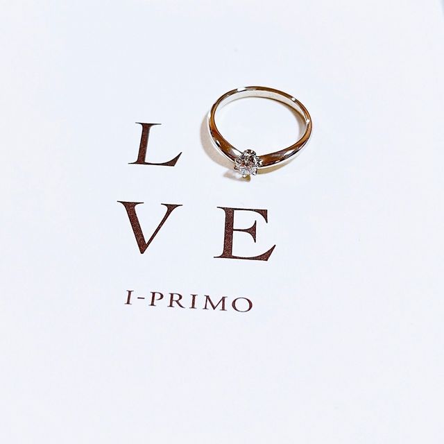 【アイプリモ(I-PRIMO)の口コミ】 指輪が横から見るとカーブしているのでハートに見えたことがとてもおしゃ…