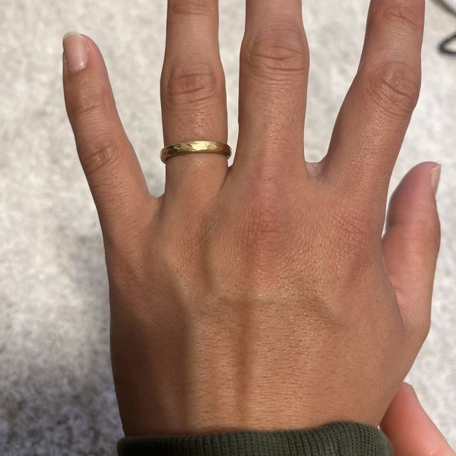 【ringram(リングラム)の口コミ】 手の色に合う指輪の色を選びました。ずっとつけるものなので、価格を妥協…