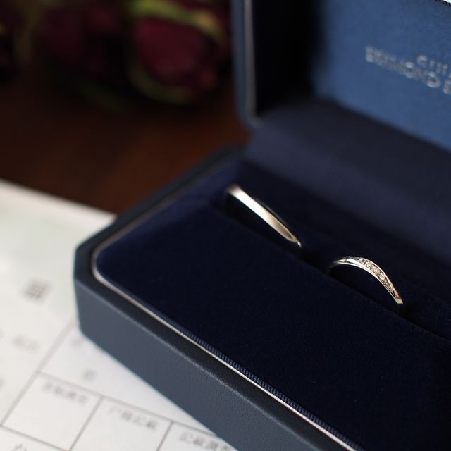 【銀座ダイヤモンドシライシの口コミ】 フィット感とデザインが1番でした！
軽くて付けてる感があまりなく、指に…