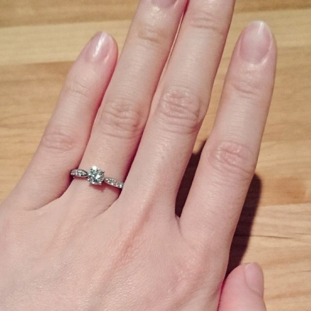 【ティファニー(Tiffany & Co.)の口コミ】 ダイヤモンドのセットの高さがひかえめで、着用時に引っかかりにくいデザ…