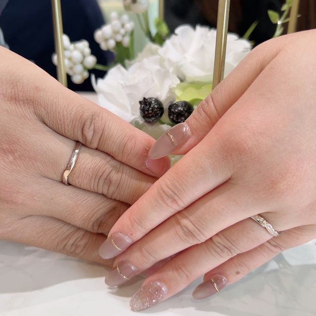 【LAPAGE(ラパージュ)の口コミ】 周りの友達の結婚指輪を見た時、みんなプラチナ一色でどれも同じに見えて…