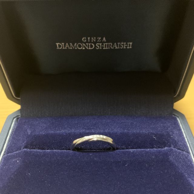 【銀座ダイヤモンドシライシの口コミ】 最初はシンプルなデザインがいいと思いましたが、なんこか試着していると…