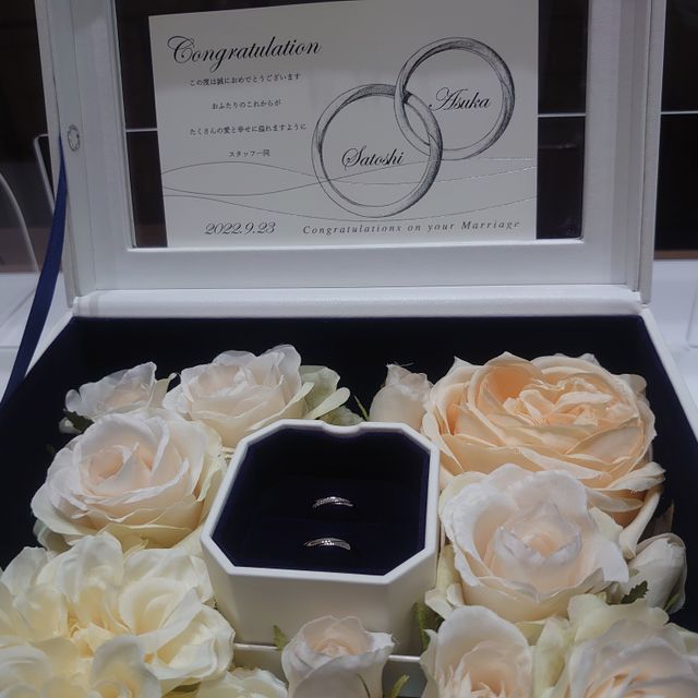 【4℃ BRIDAL(ヨンドシーブライダル)の口コミ】 価格が予算内であったこと、デザインがシンプルできにいってます。ダイヤ…