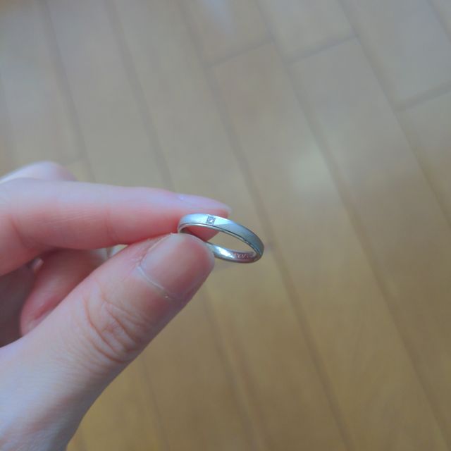 【LIEGE(リエジュ)の口コミ】 あまり石がたくさんついたものが好きではなく、
シンプルかつ石が3つ以内…