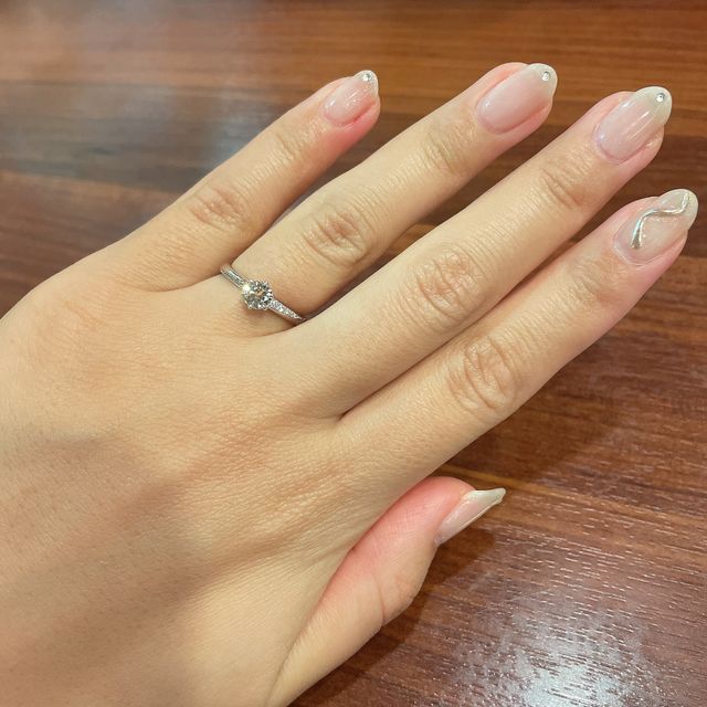 【宝寿堂(ほうじゅどう)の口コミ】 キラキラとしたダイヤモンドが可愛いくて、ダイヤモンドの周りも可愛いか…