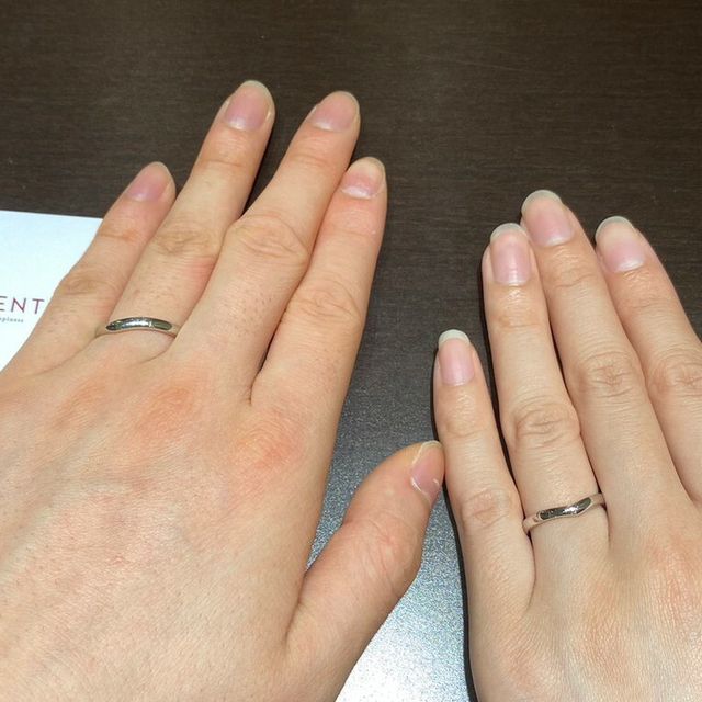 【TRECENTI(トレセンテ)の口コミ】 シンプルで、動きのあるV字のデザインで素敵でした。ダイヤ有りのタイプも…