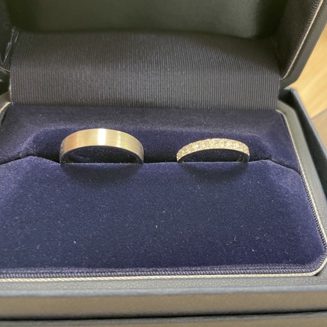 【銀座ダイヤモンドシライシの口コミ】 着け心地が良かったこと。
メンズの指輪4ミリ以上を探しており対応してい…