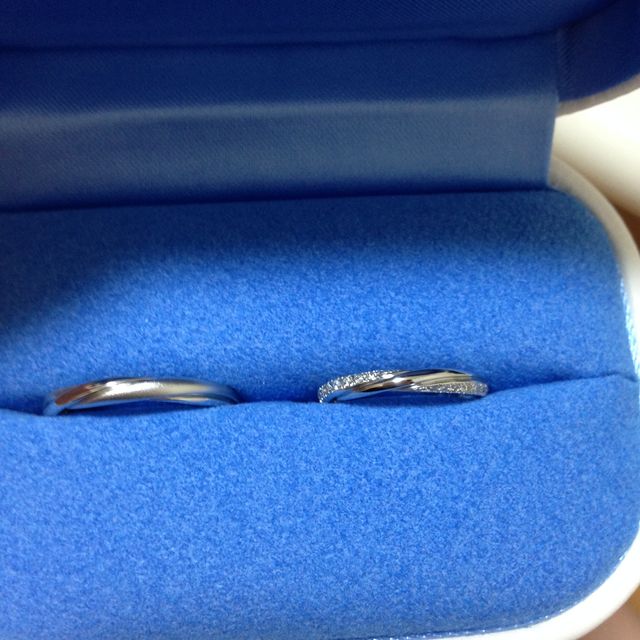 【銀座ダイヤモンドシライシの口コミ】 重ね付けすることを重視し、婚約指輪と同じブランドを選びました。三通り…