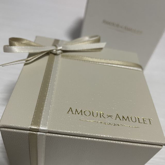 【AMOUR AMULET(アムール・アミュレット)の口コミ】 The結婚指輪も憧れていたのですが、他の人と被らないデザインがいいなと思…