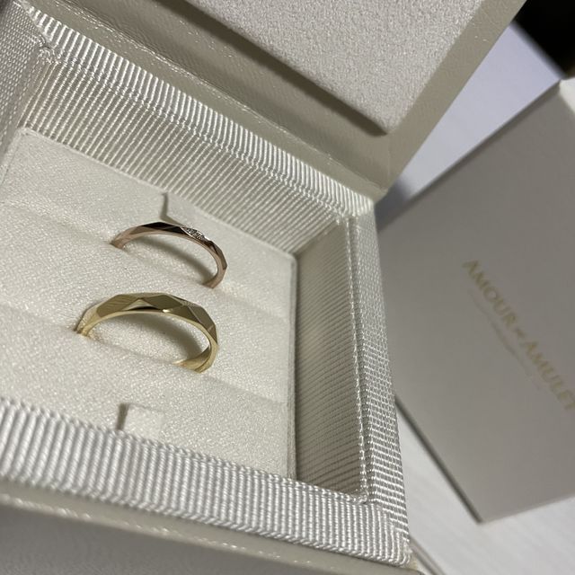 【AMOUR AMULET(アムール・アミュレット)の口コミ】 The結婚指輪も憧れていたのですが、他の人と被らないデザインがいいなと思…