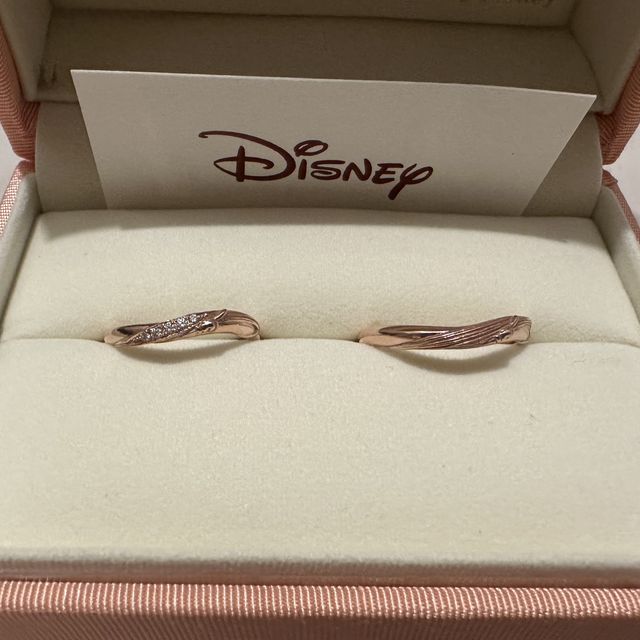 【ケイウノ ブライダル(K.UNO BRIDAL)の口コミ】 指輪のデザインで、ミッキーのポイントが見た目でわかるものがよかった。…